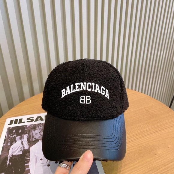 ?✨AUTHENTIC✨?Balenciaga hat